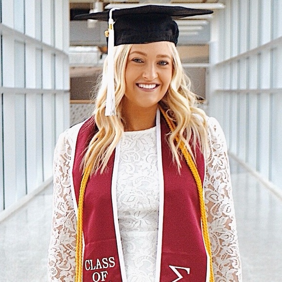 Hi! I’m your Posher, Dana! - Picture 4 of 4